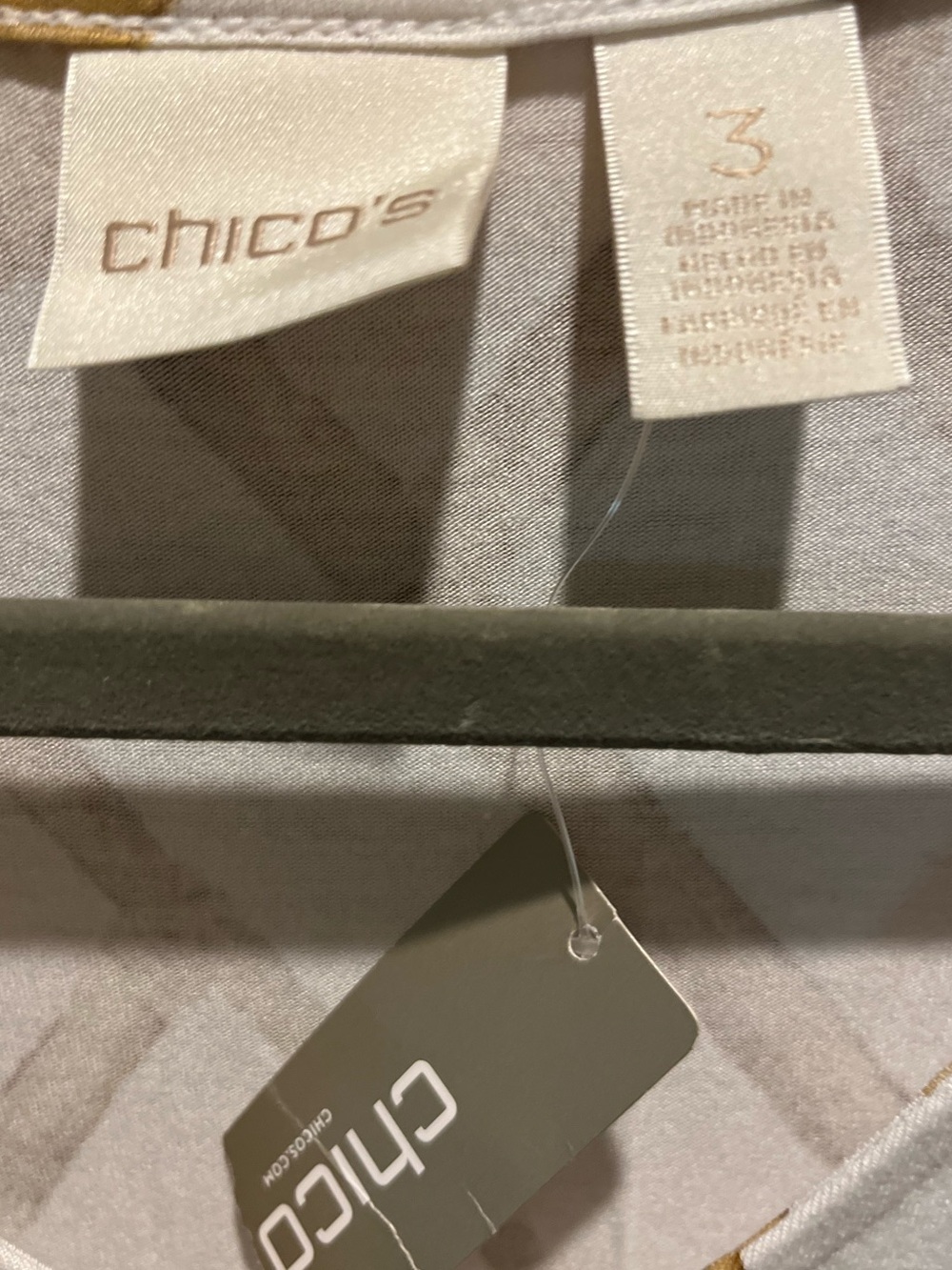 04. NWT WOMENS CHICO’S 3/XL DETAIL TOP - Picture 3 of 6